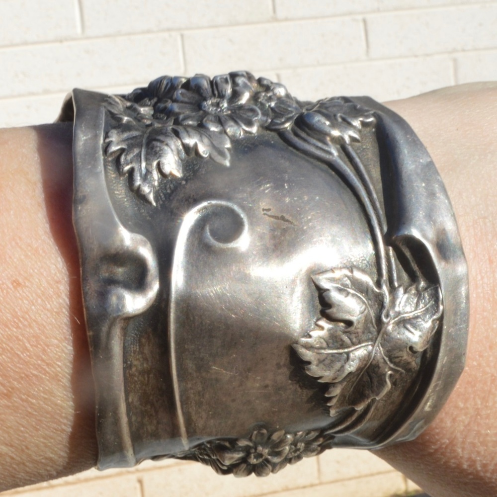 Antique Art Nouveau Floral Silver Plate Bracelet Victorian Wide Repoussé Baroque - Picture 3 of 8